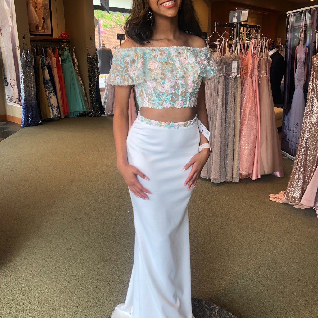 Size 4 Ellie Wilde For Mon Cheri 2-Piece Gown $300 Obo
